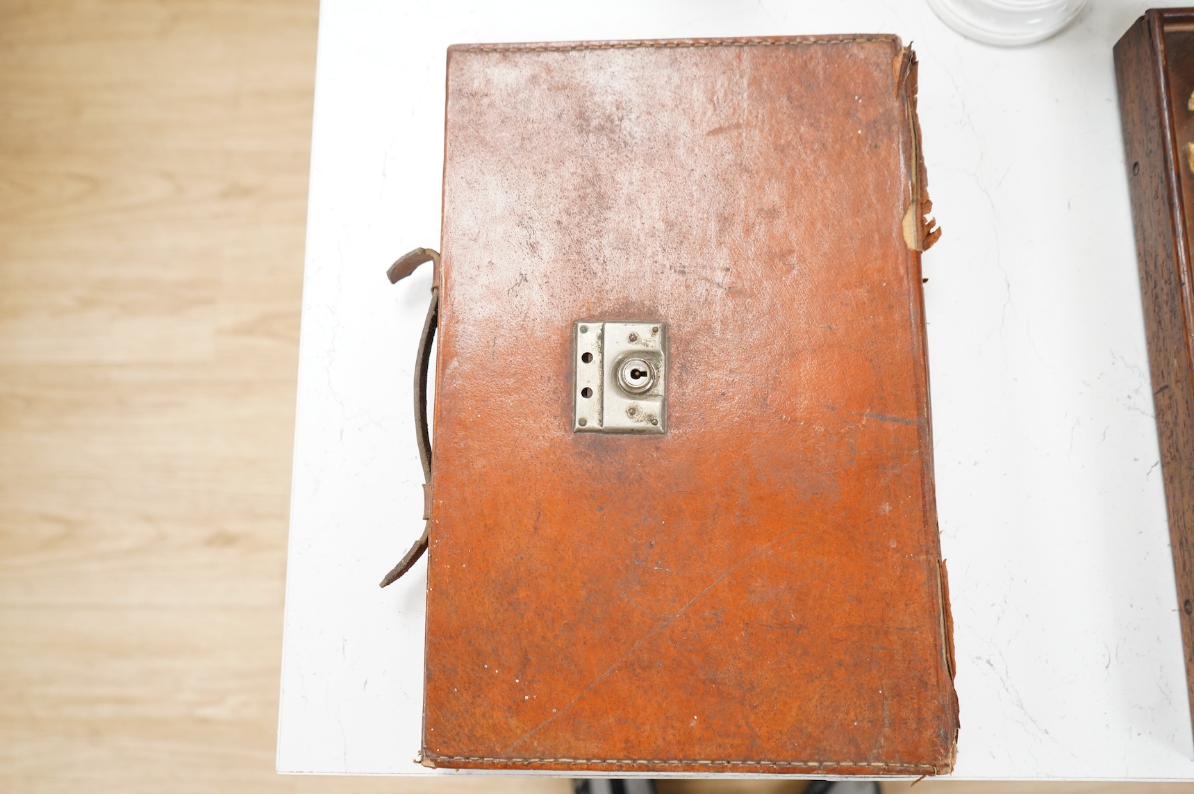 A leather cased Mah Jong set, 33.5cm x 22cm